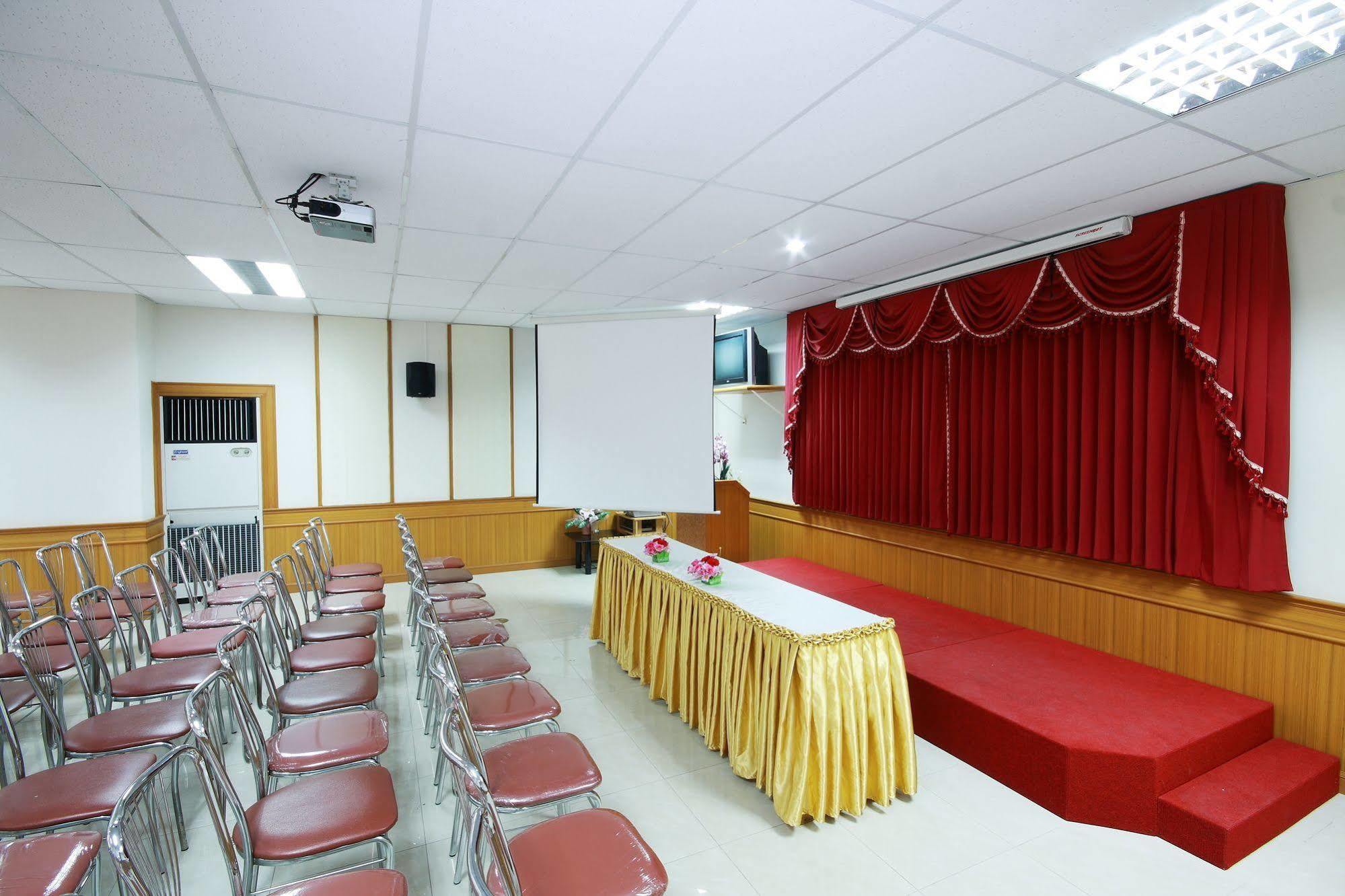 נאקהון סאוואן P.A. Place Hotel מראה חיצוני תמונה