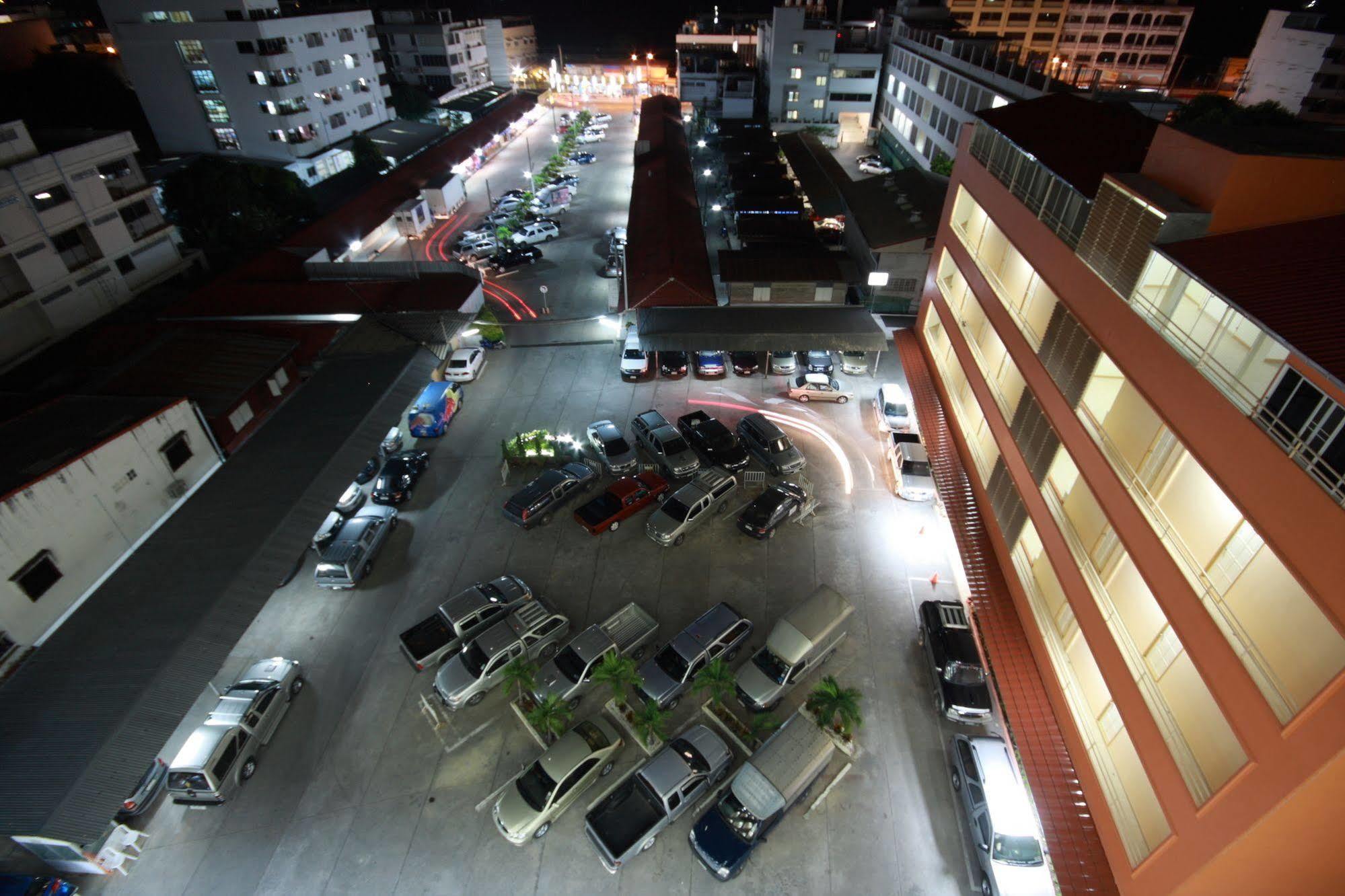נאקהון סאוואן P.A. Place Hotel מראה חיצוני תמונה