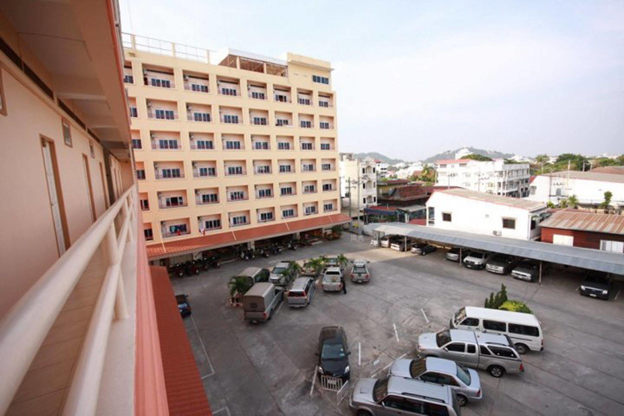 נאקהון סאוואן P.A. Place Hotel מראה חיצוני תמונה