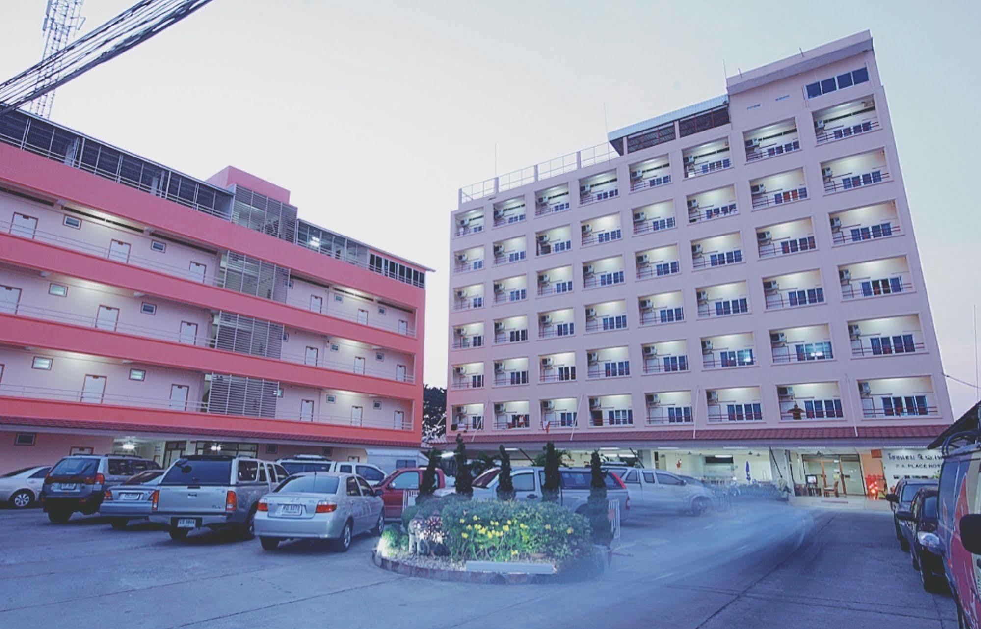 נאקהון סאוואן P.A. Place Hotel מראה חיצוני תמונה